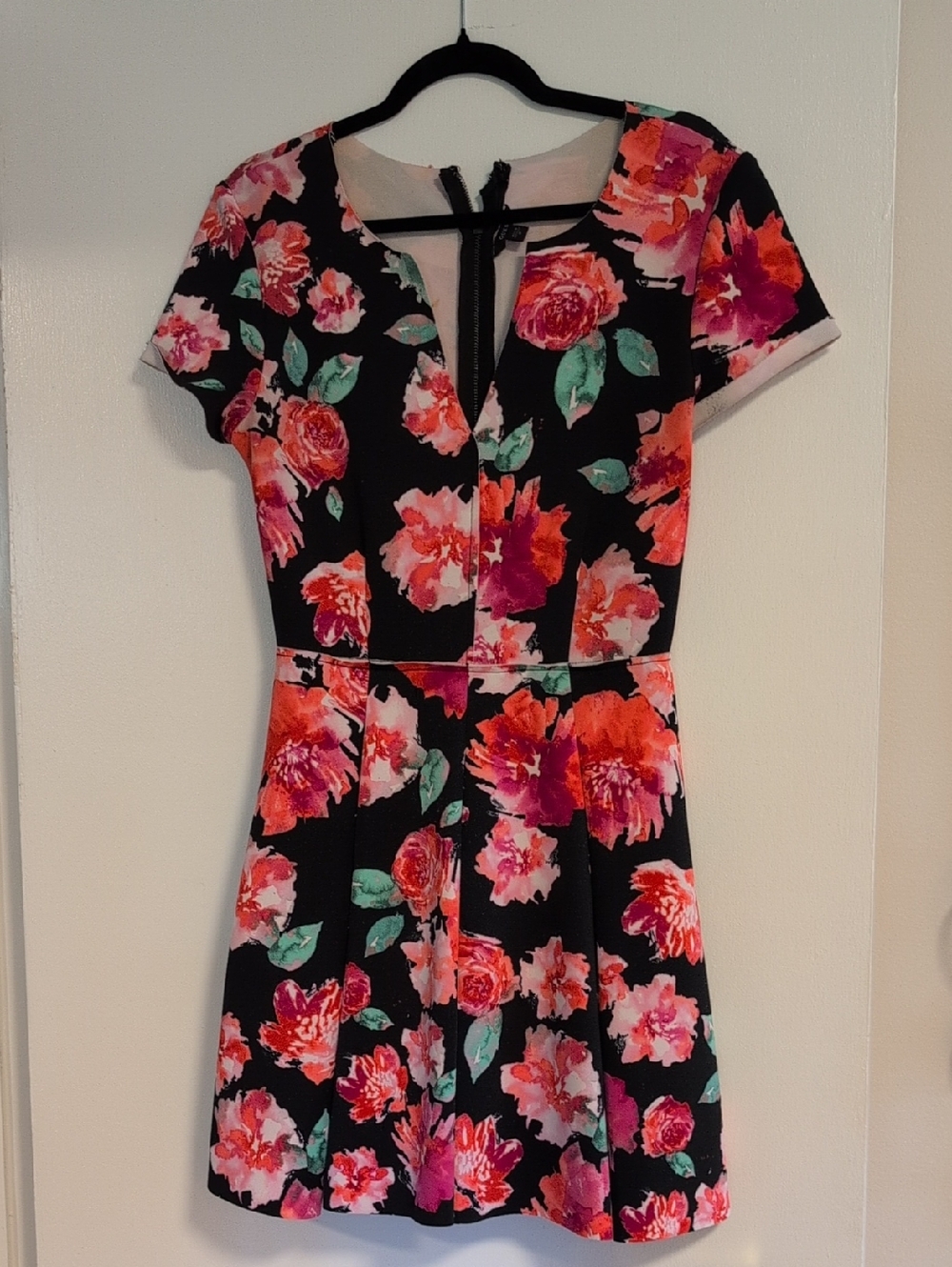 Guess Floral Fit-and-Flare Dress in Black and Pink With Pockets